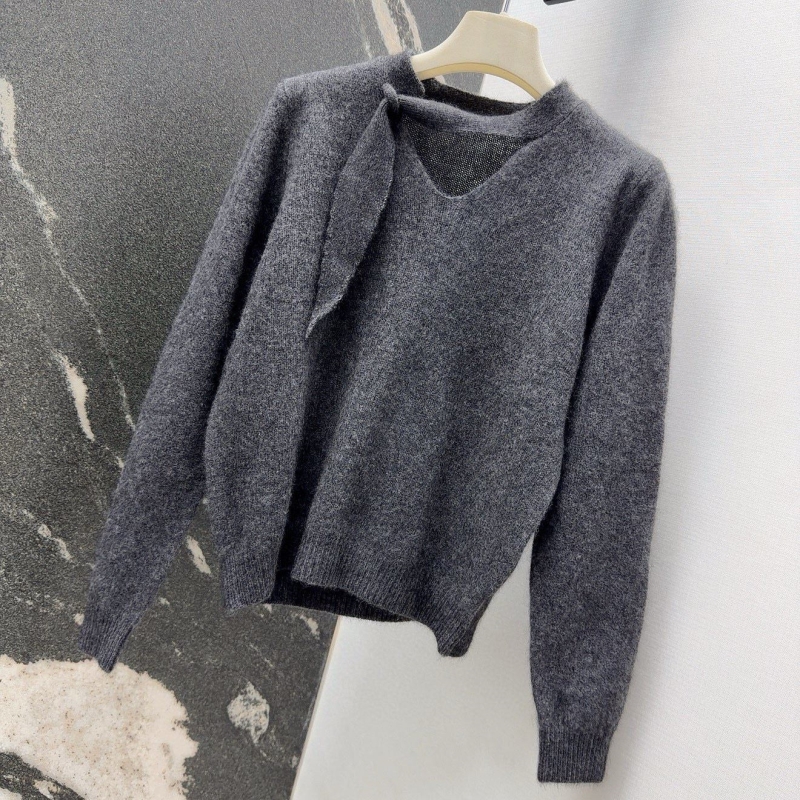 chr1st1an D10r sweaters